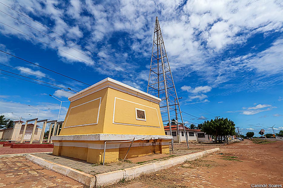 Poço Arueira Direita (Chafariz), no distrito de Arueira, município de Jandaia.