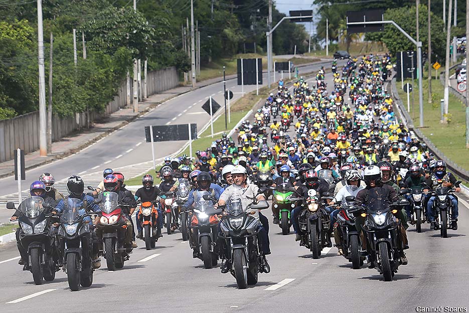 Imagens da motociata com o presidente Bolsonaro em Natal