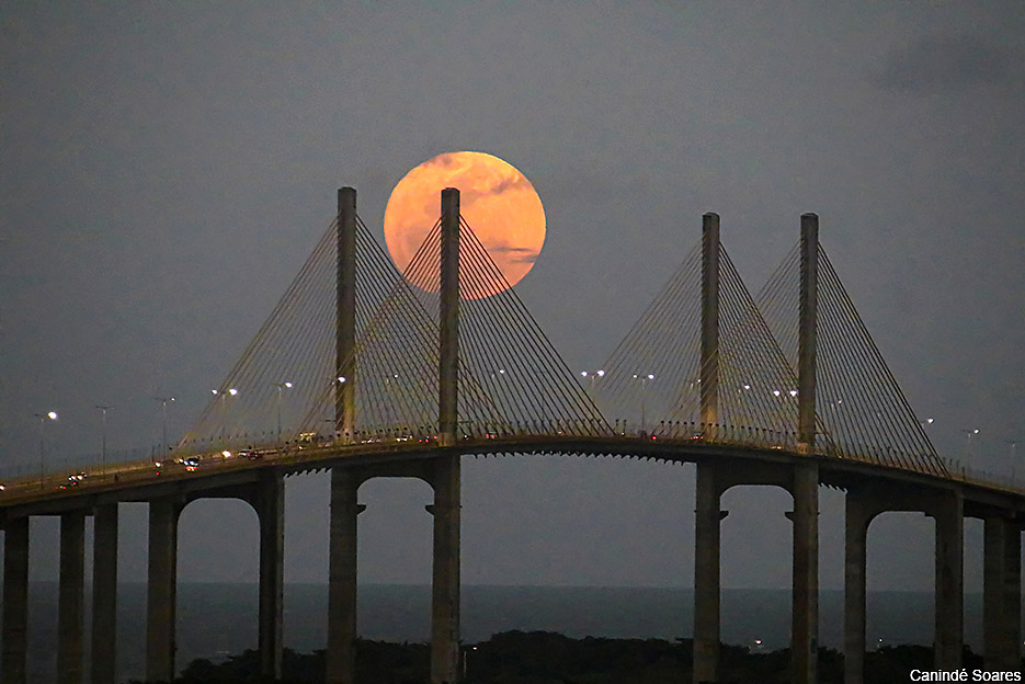Natal, 13 de julho de 2022
Lua cheia com vista para Ponte Newton Navarro.