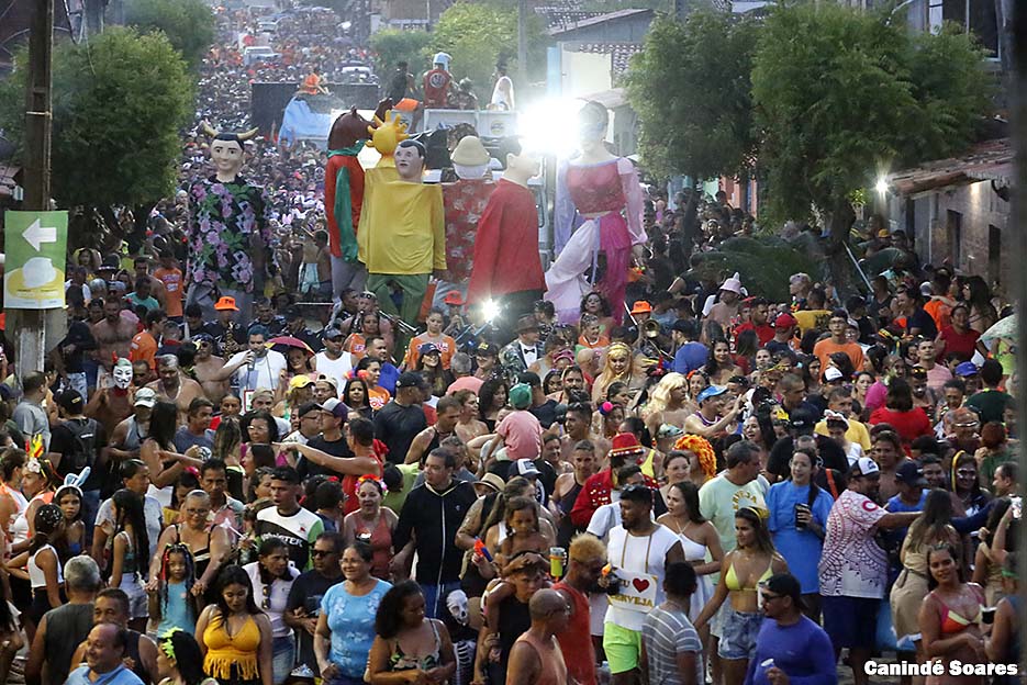 Imagens do domingo do Carnaval de Baia Formosa que está sendo um sucesso de público