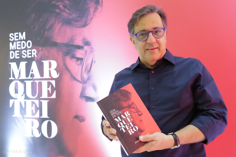 O lançamento do livro “Sem Medo de Ser Marqueteiro”, do publicitário  Alexandre Macedo fui sucesso de público e vendas