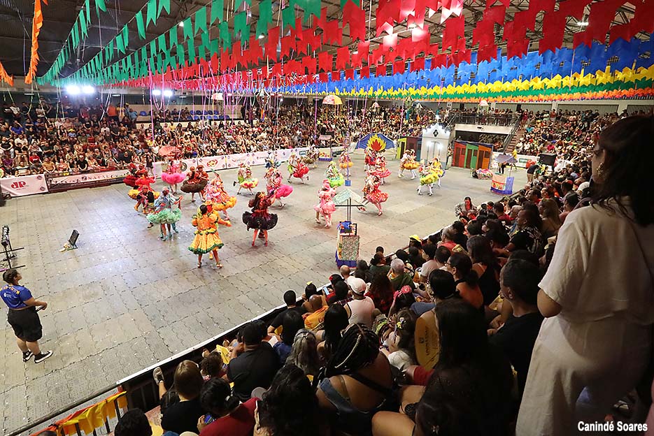 Sexta-feira de brilho, emoção e tradição no XXXV Festival de Quadrilhas Juninas da Cidade do Natal