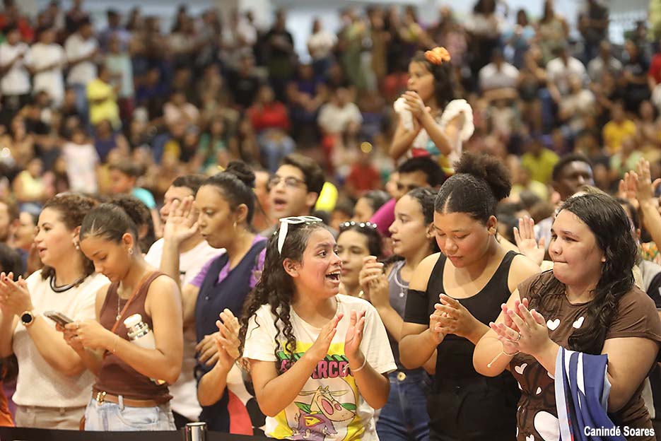Mega Help 2025 reúne jovens no Palácio dos Esportes em Natal