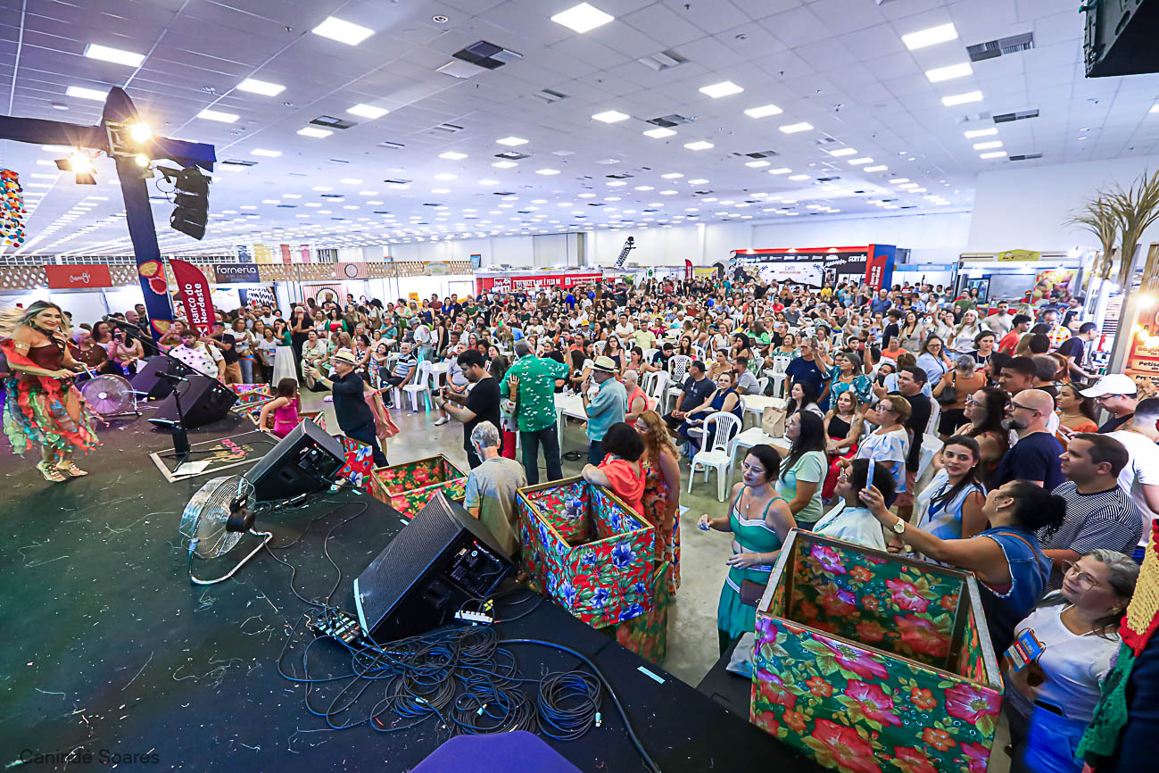 Este domingo é o último dia da 31ª Fiart no Centro de Natal – Imagens do sábado