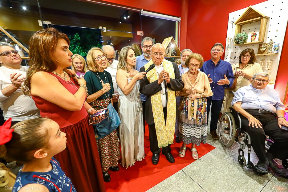 Marca de artigos religiosos Santo Santo Santo inaugura unidade em Natal