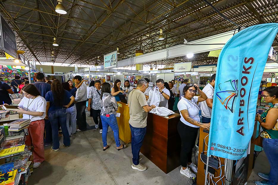 Feira Literária aposta no cordel para promover a tradição e leitura acontece no Complexo Cultural da UERN